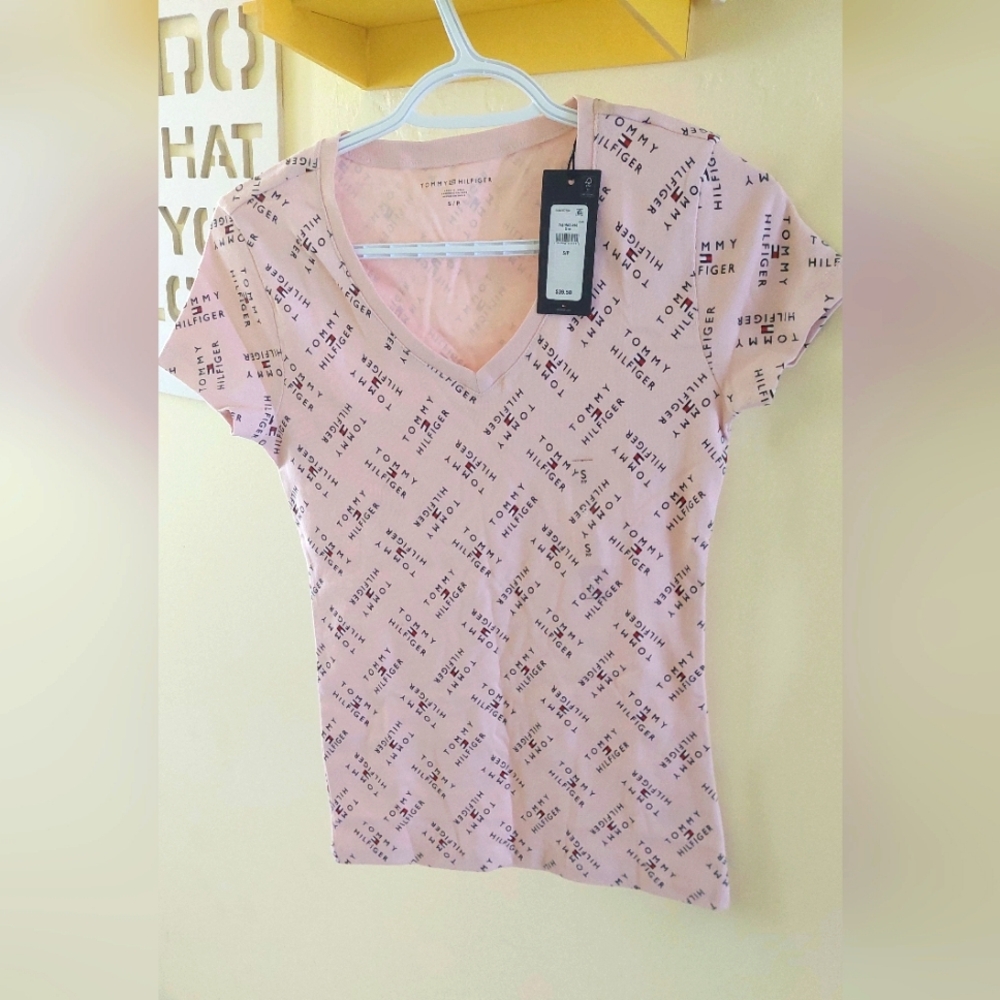 NWT Tommy hilfiger print T-shirt